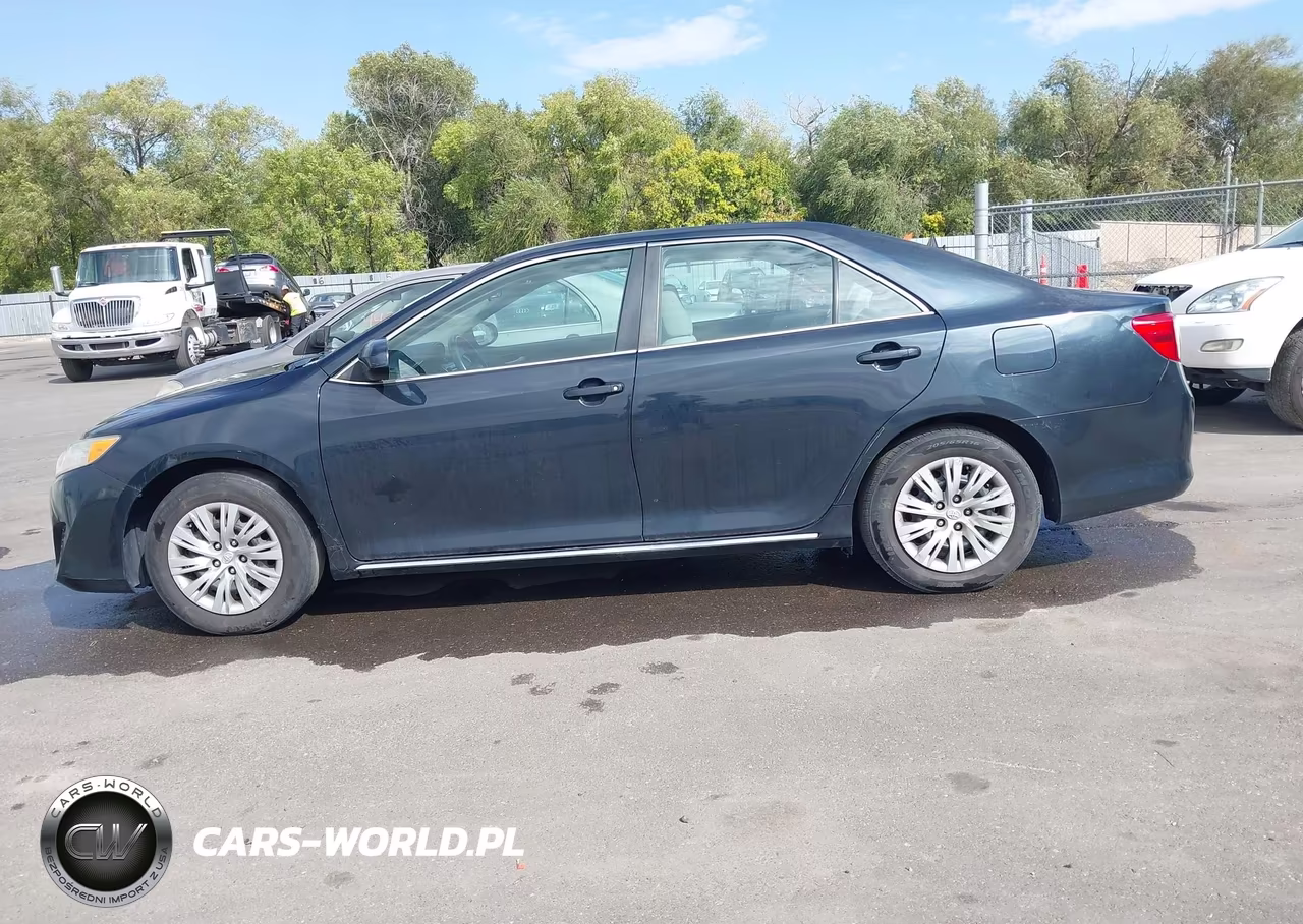 2014 Toyota Camry Le VIN:4T1BF1FK4EU309469 - 14