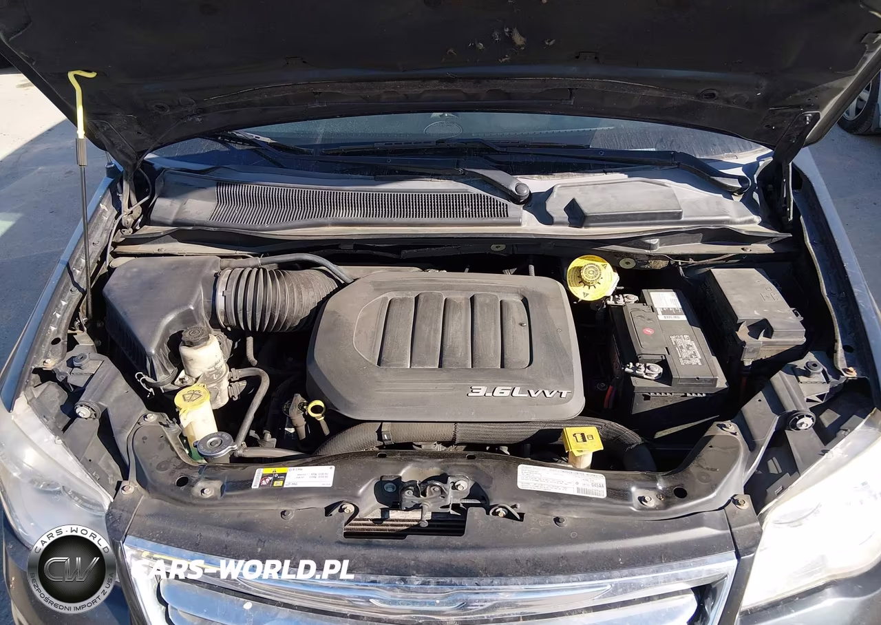 2013 Chrysler Town & Country Touring VIN:2C4RC1BG0DR821545 - 10