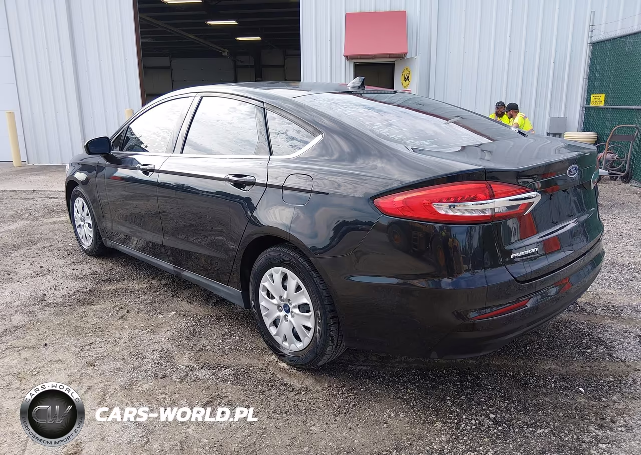 2020 Ford Fusion S VIN:3FA6P0G71LR119114 - 3