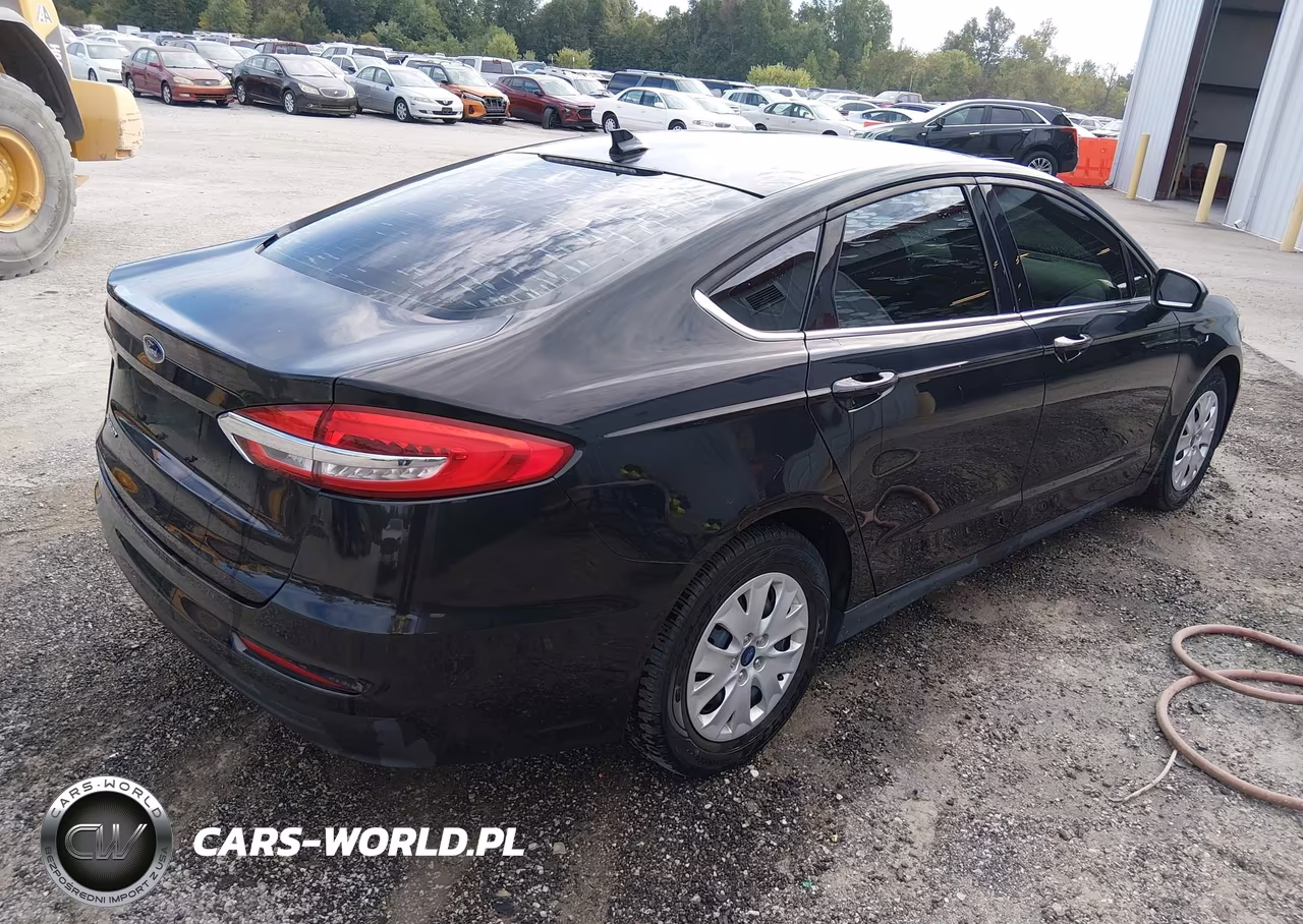 2020 Ford Fusion S VIN:3FA6P0G71LR119114 - 4