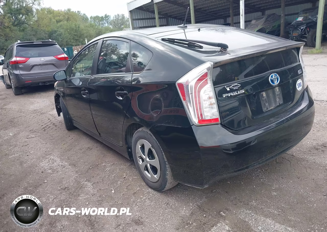2013 Toyota Prius Four VIN:JTDKN3DU2D5561172 - 3