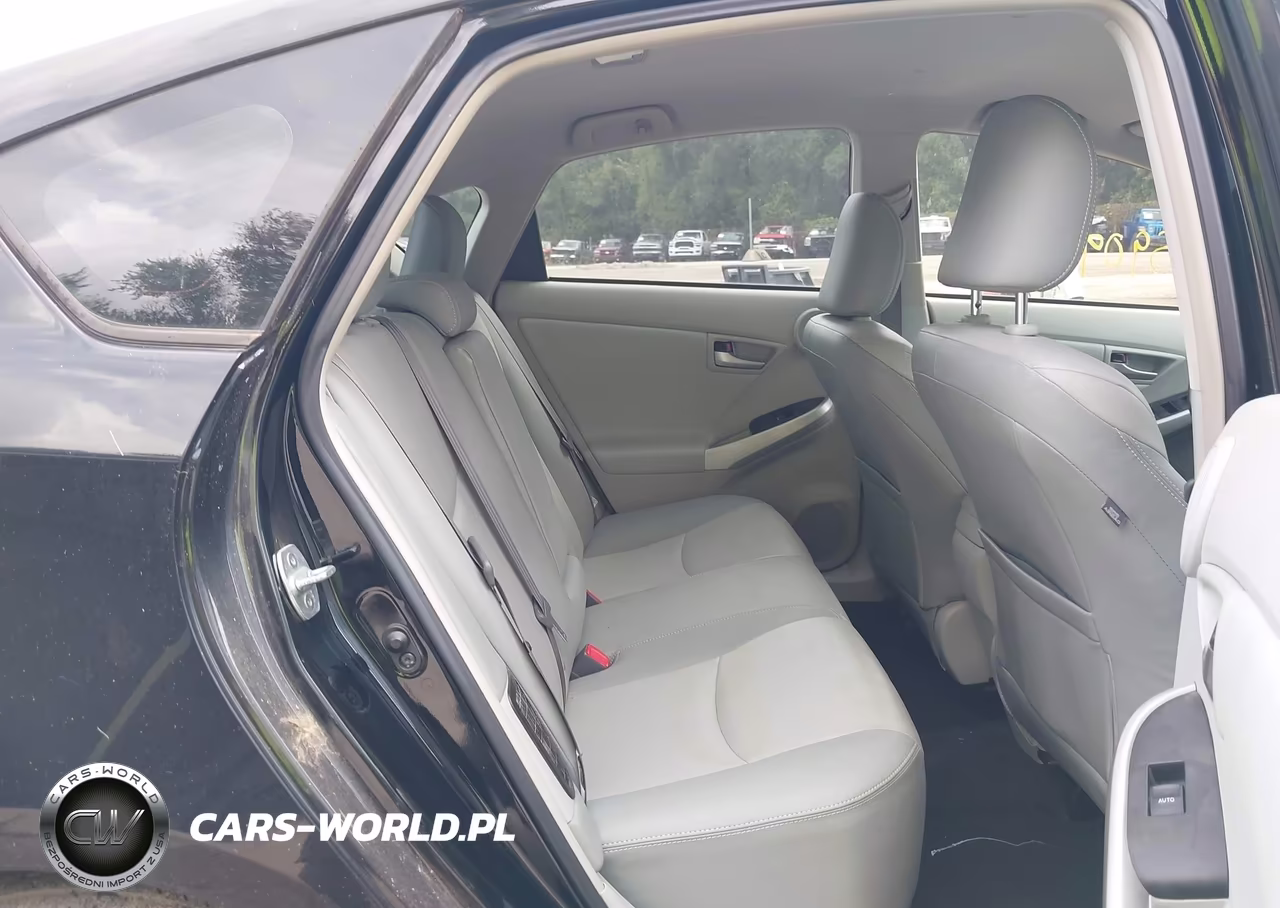 2013 Toyota Prius Four VIN:JTDKN3DU2D5561172 - 8