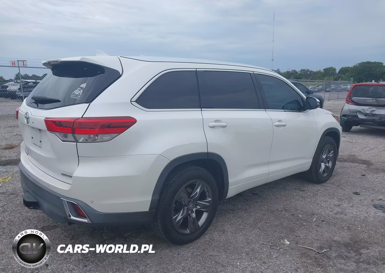 2018 Toyota Highlander Limited Platinum VIN:5TDYZRFH5JS243313 - 4