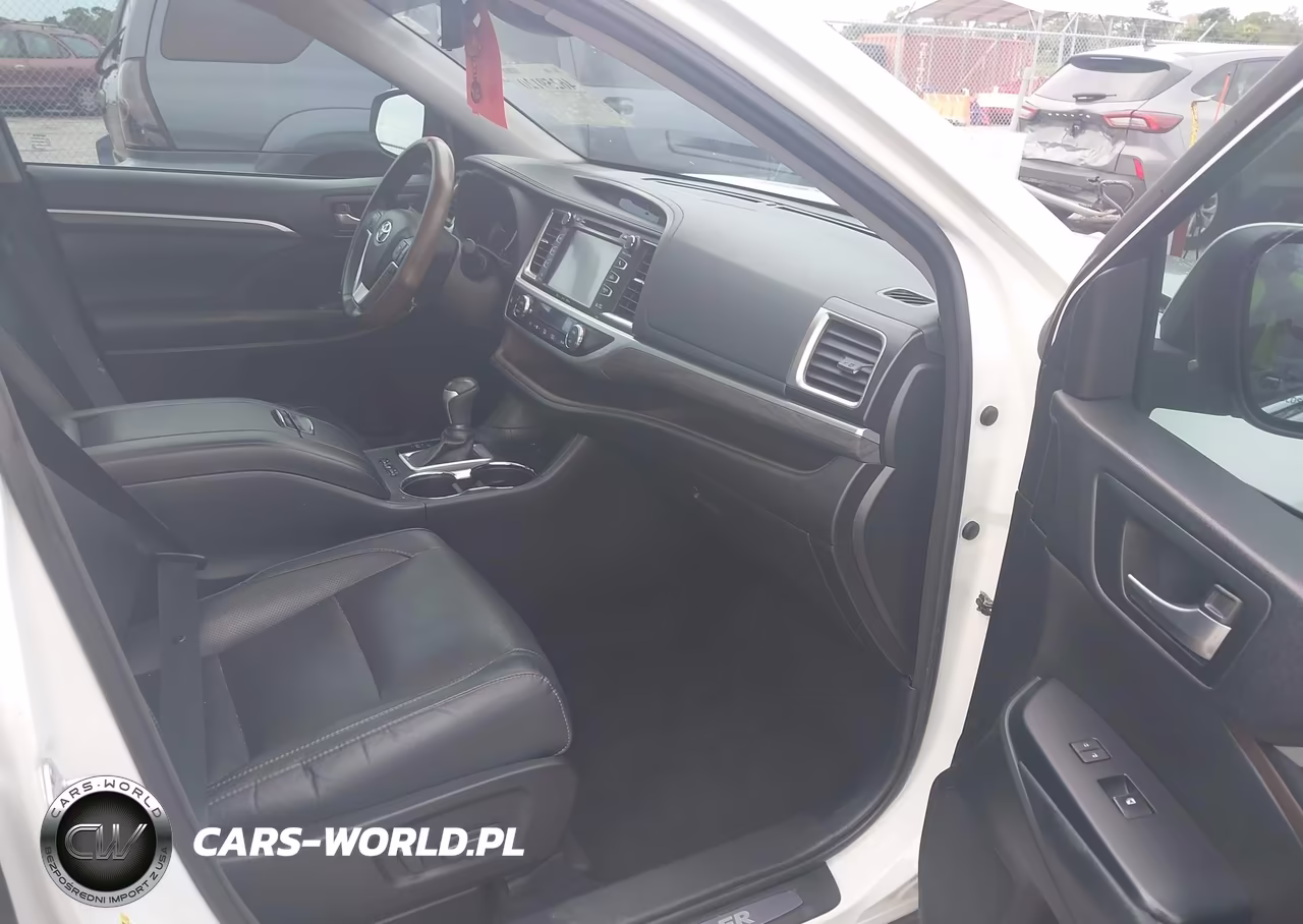 2018 Toyota Highlander Limited Platinum VIN:5TDYZRFH5JS243313 - 5