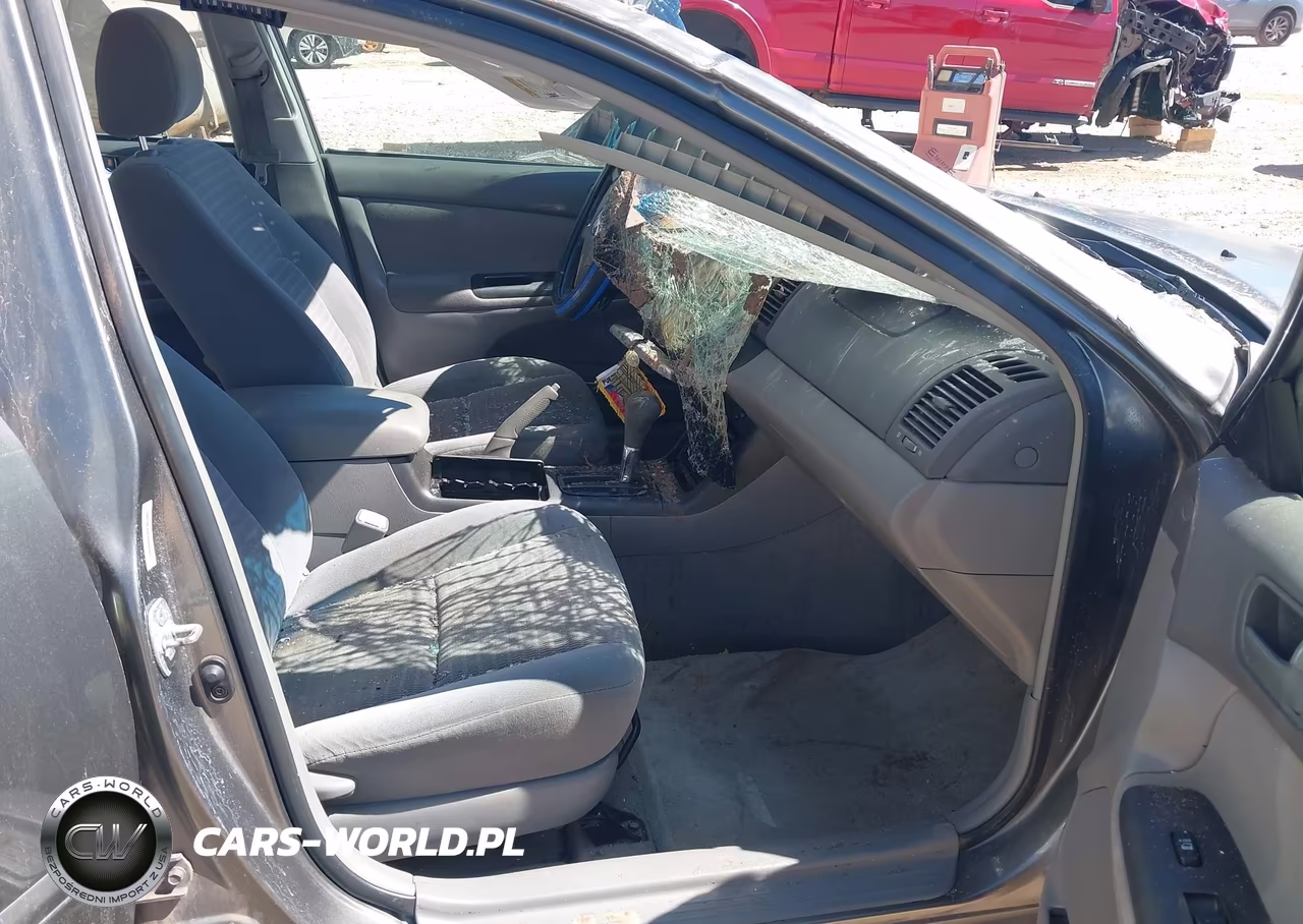 2005 Toyota Camry Le VIN:4T1BE32K45U567057 - 5