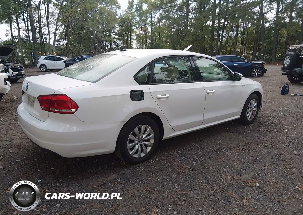 2015 Volkswagen Passat 1.8T Wolfsburg Edition VIN:1VWAS7A36FC068887 - 4