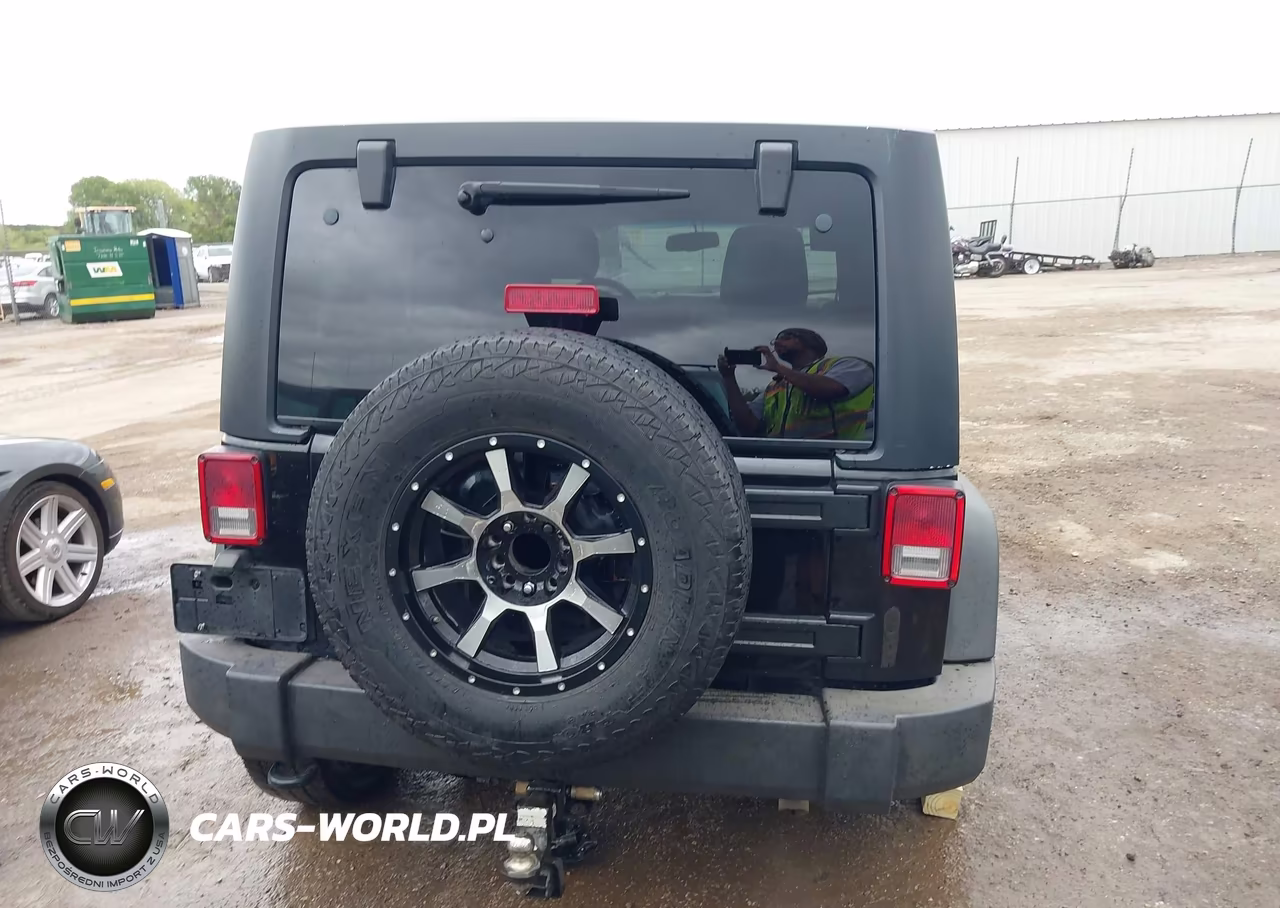 2017 Jeep Wrangler Unlimited Sport 4X4 VIN:1C4BJWDG7HL732281 - 16