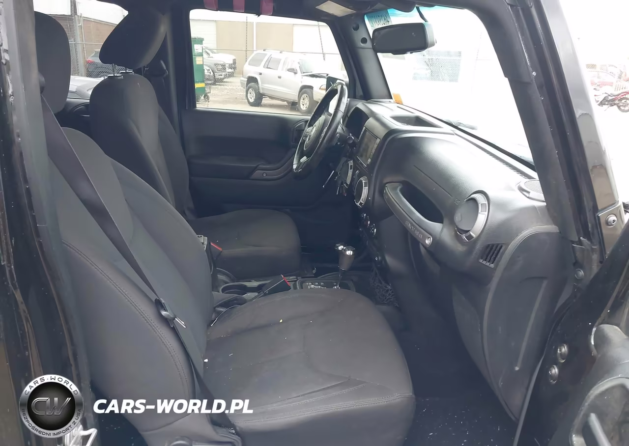 2017 Jeep Wrangler Unlimited Sport 4X4 VIN:1C4BJWDG7HL732281 - 5