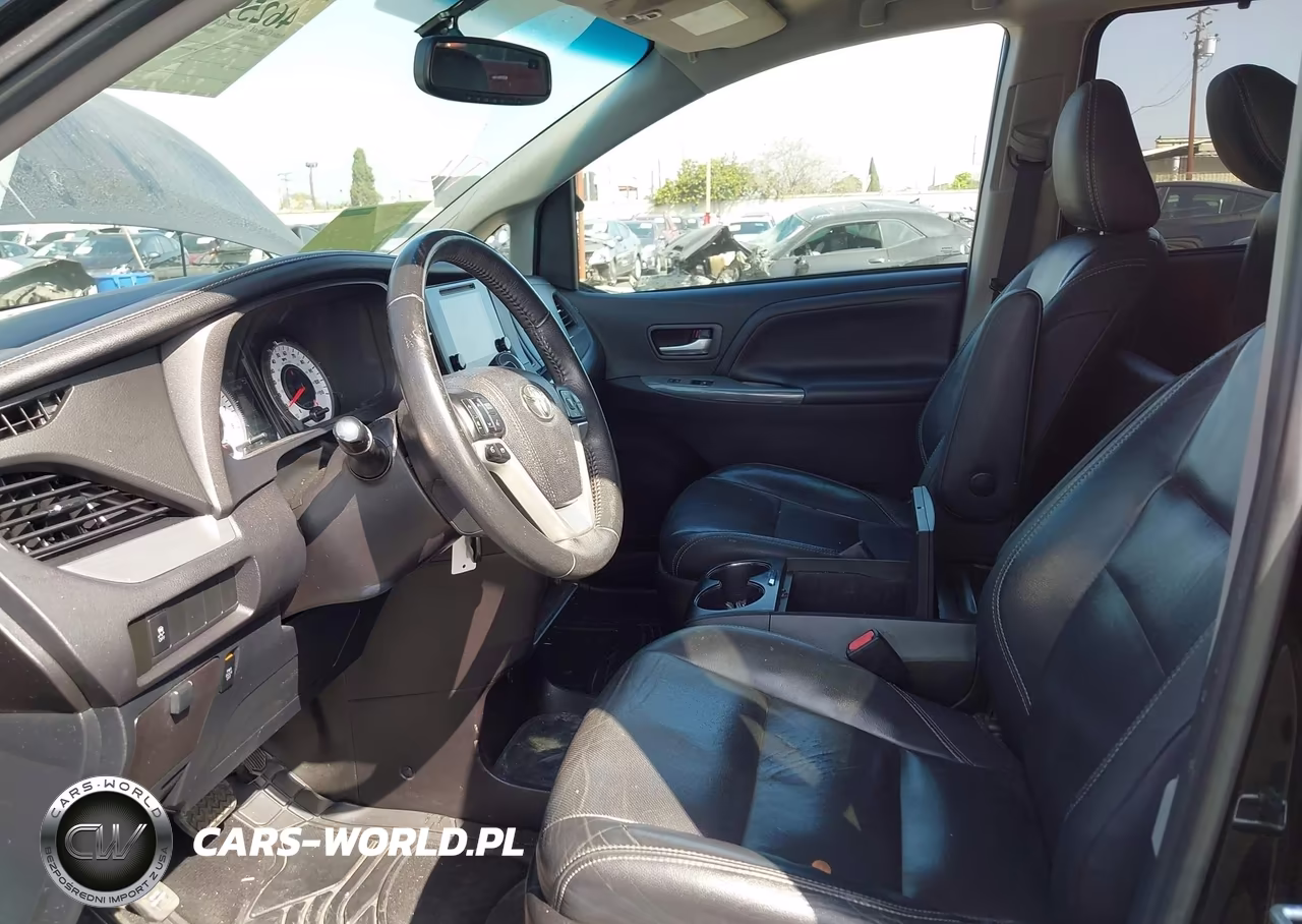 2017 Toyota Sienna Se 8 Passenger VIN:5TDXZ3DCXHS875427 - 18