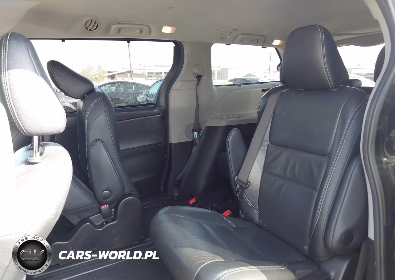 2017 Toyota Sienna Se 8 Passenger VIN:5TDXZ3DCXHS875427 - 19
