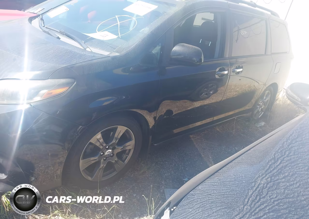 2017 Toyota Sienna Se 8 Passenger VIN:5TDXZ3DCXHS875427 - 2