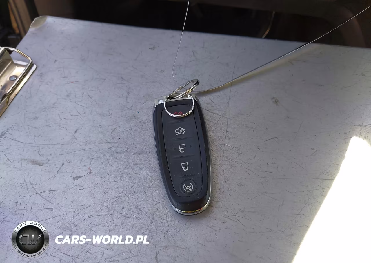 2015 Ford C-Max Energi Sel VIN:1FADP5CU8FL110266 - 11