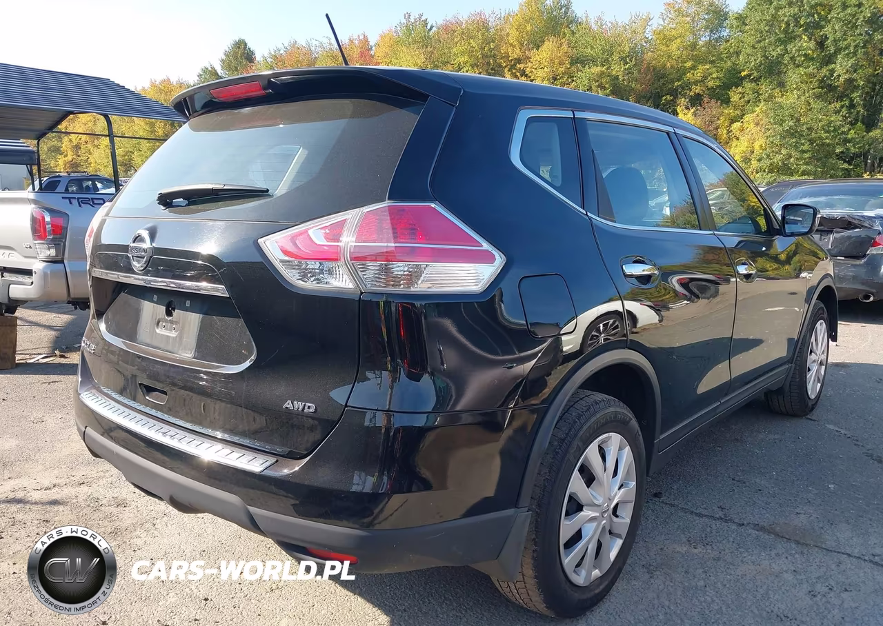 2015 Nissan Rogue S VIN:KNMAT2MV3FP590773 - 4