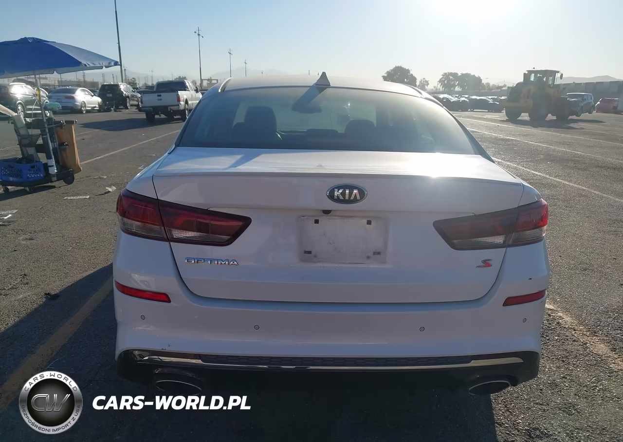 2019 Kia Optima S VIN:5XXGT4L35KG329331 - 17