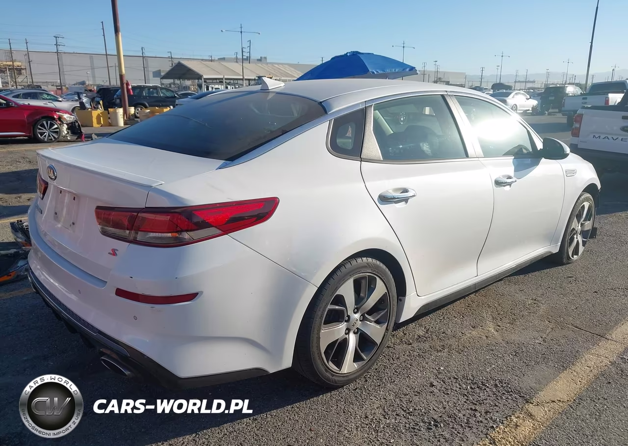 2019 Kia Optima S VIN:5XXGT4L35KG329331 - 4