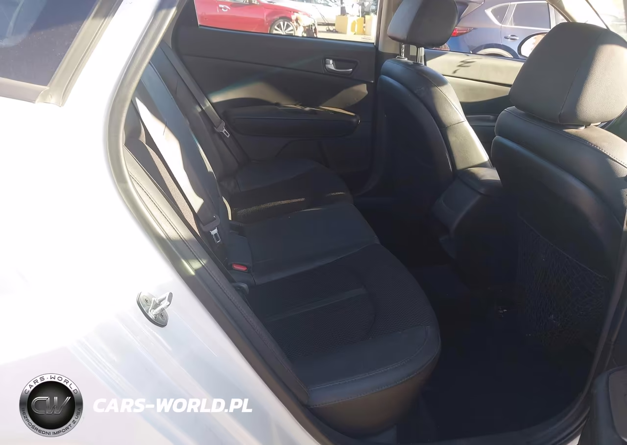 2019 Kia Optima S VIN:5XXGT4L35KG329331 - 8