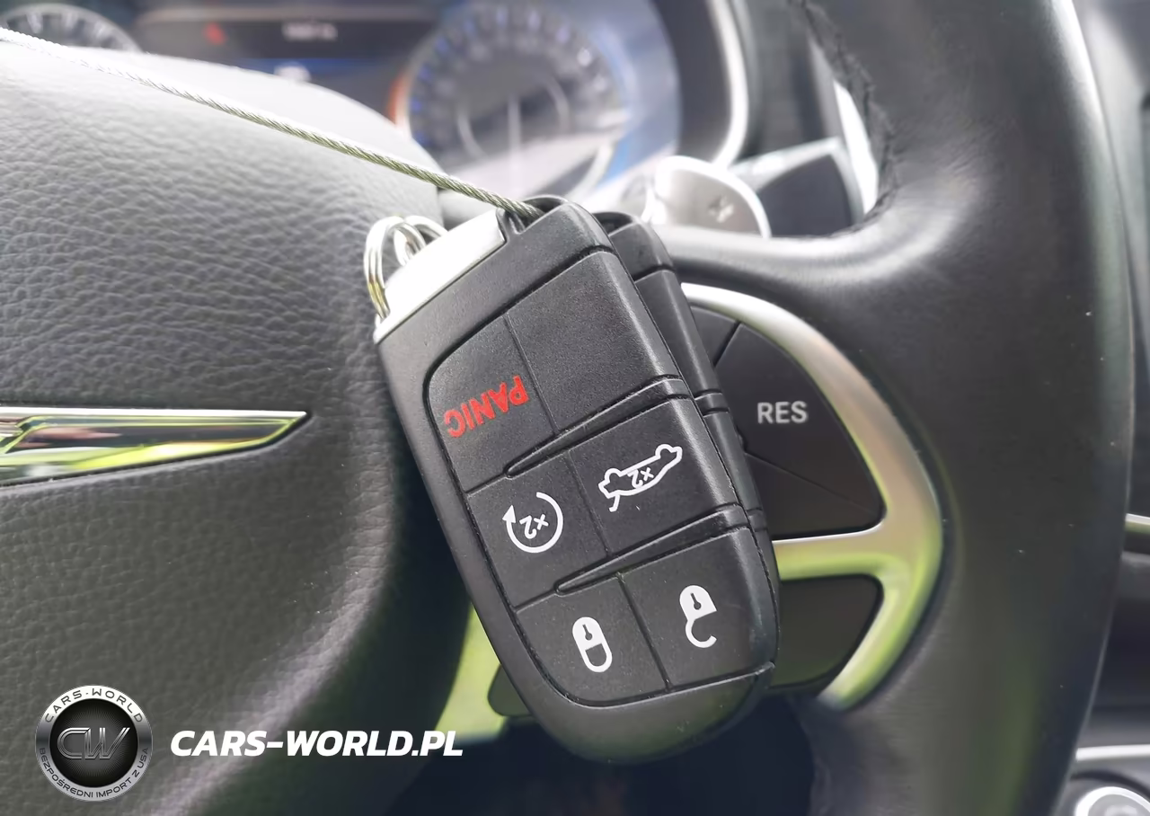 2015 Chrysler 200 C VIN:1C3CCCEG4FN757432 - 11