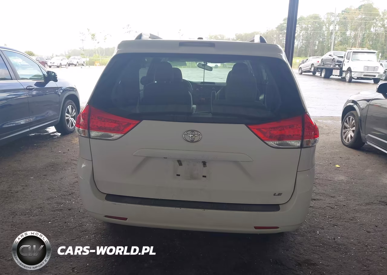 2011 Toyota Sienna Le V6 VIN:5TDKK3DC5BS170816 - 17