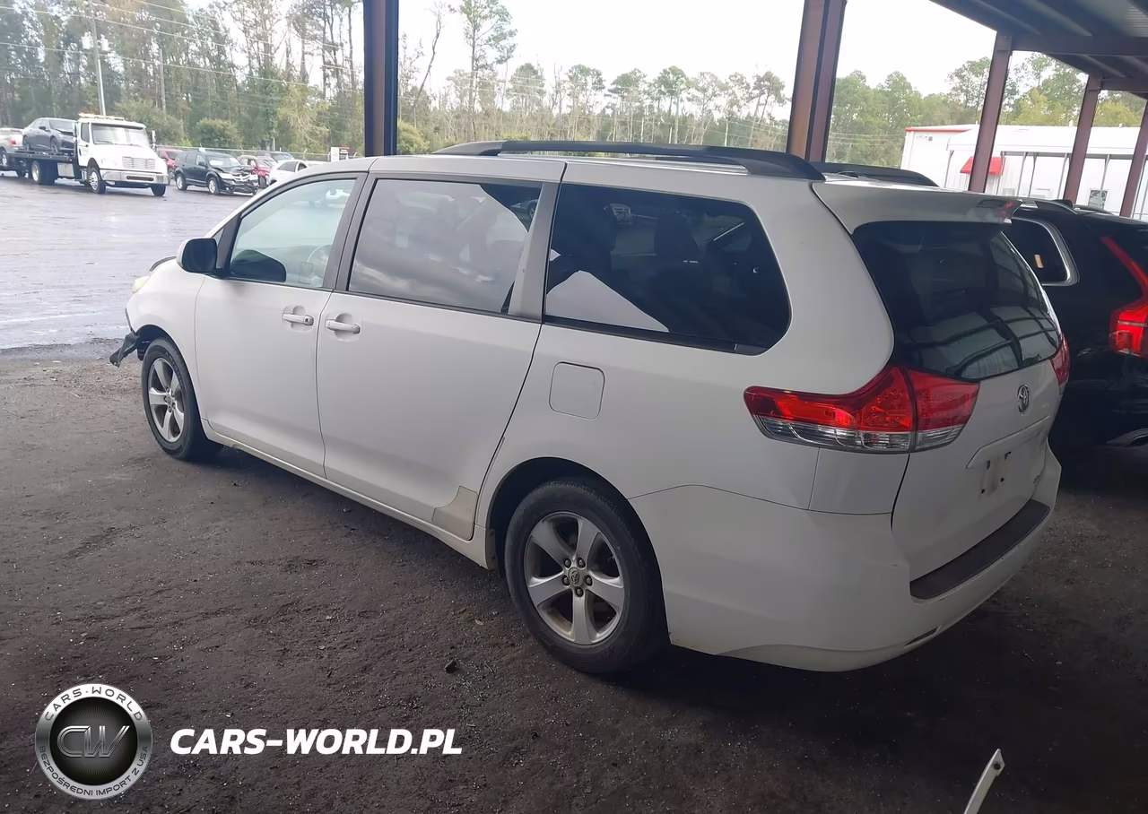 2011 Toyota Sienna Le V6 VIN:5TDKK3DC5BS170816 - 3