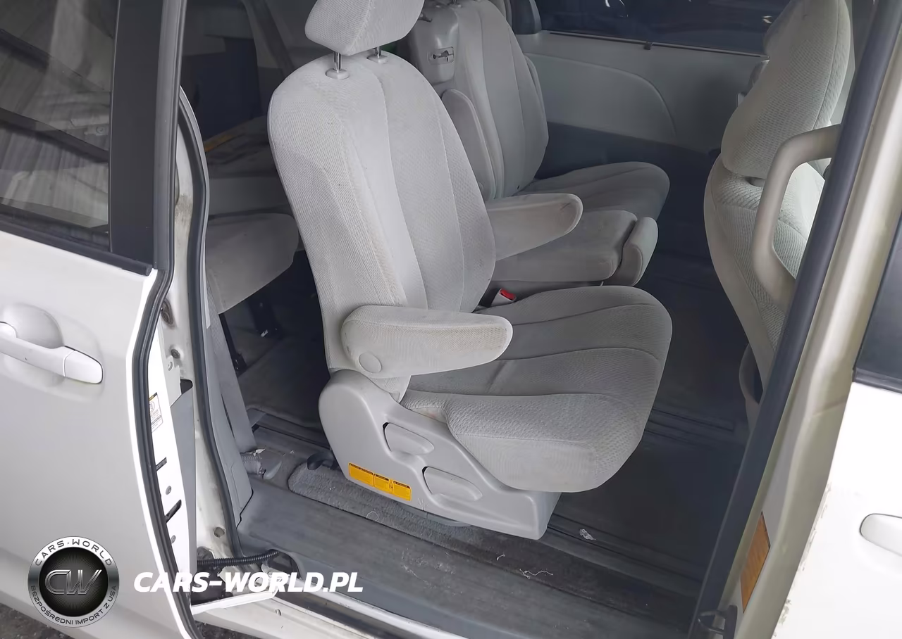 2011 Toyota Sienna Le V6 VIN:5TDKK3DC5BS170816 - 8