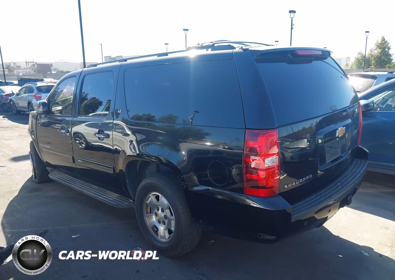 2013 Chevrolet Suburban 1500 Lt VIN:1GNSKJE75DR127818 - 3