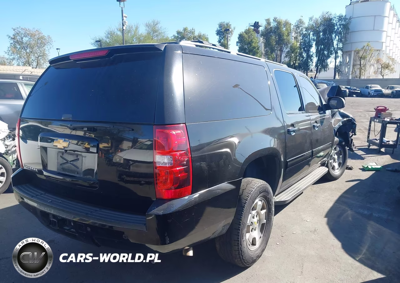 2013 Chevrolet Suburban 1500 Lt VIN:1GNSKJE75DR127818 - 4