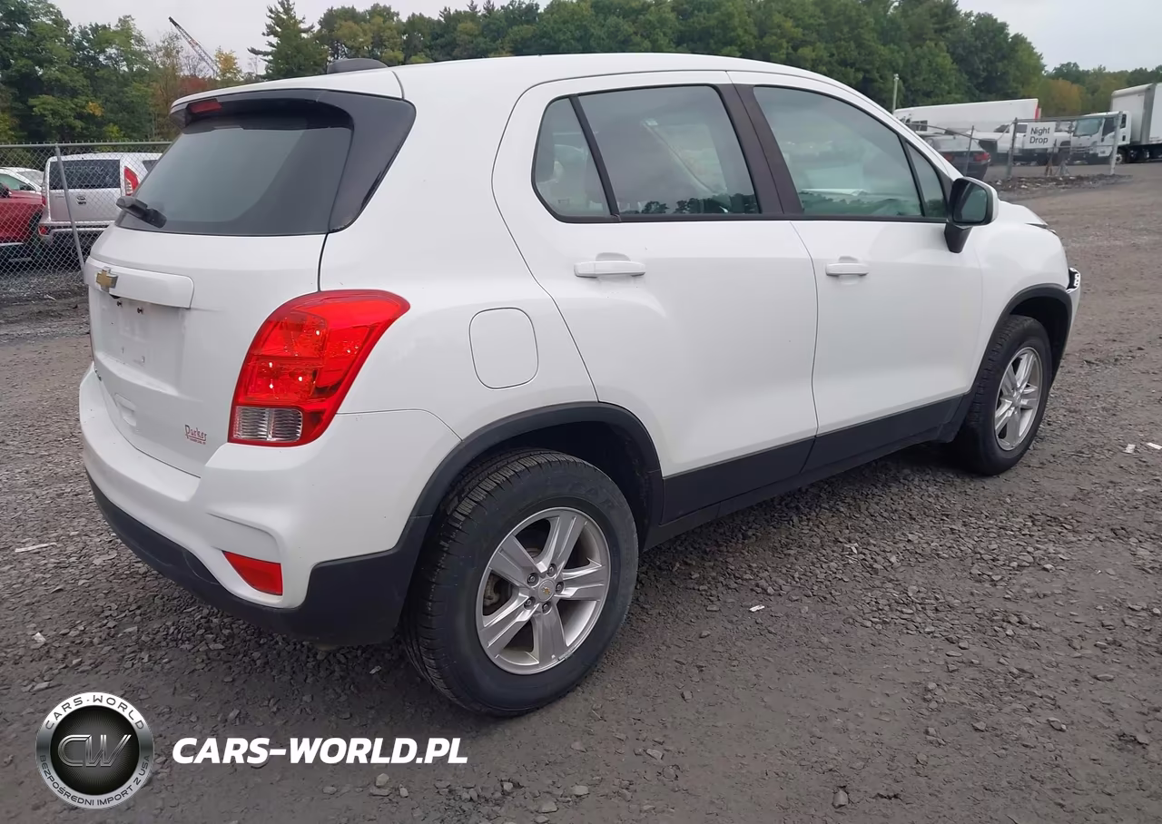 2018 Chevrolet Trax Ls VIN:KL7CJNSB4JB709295 - 4