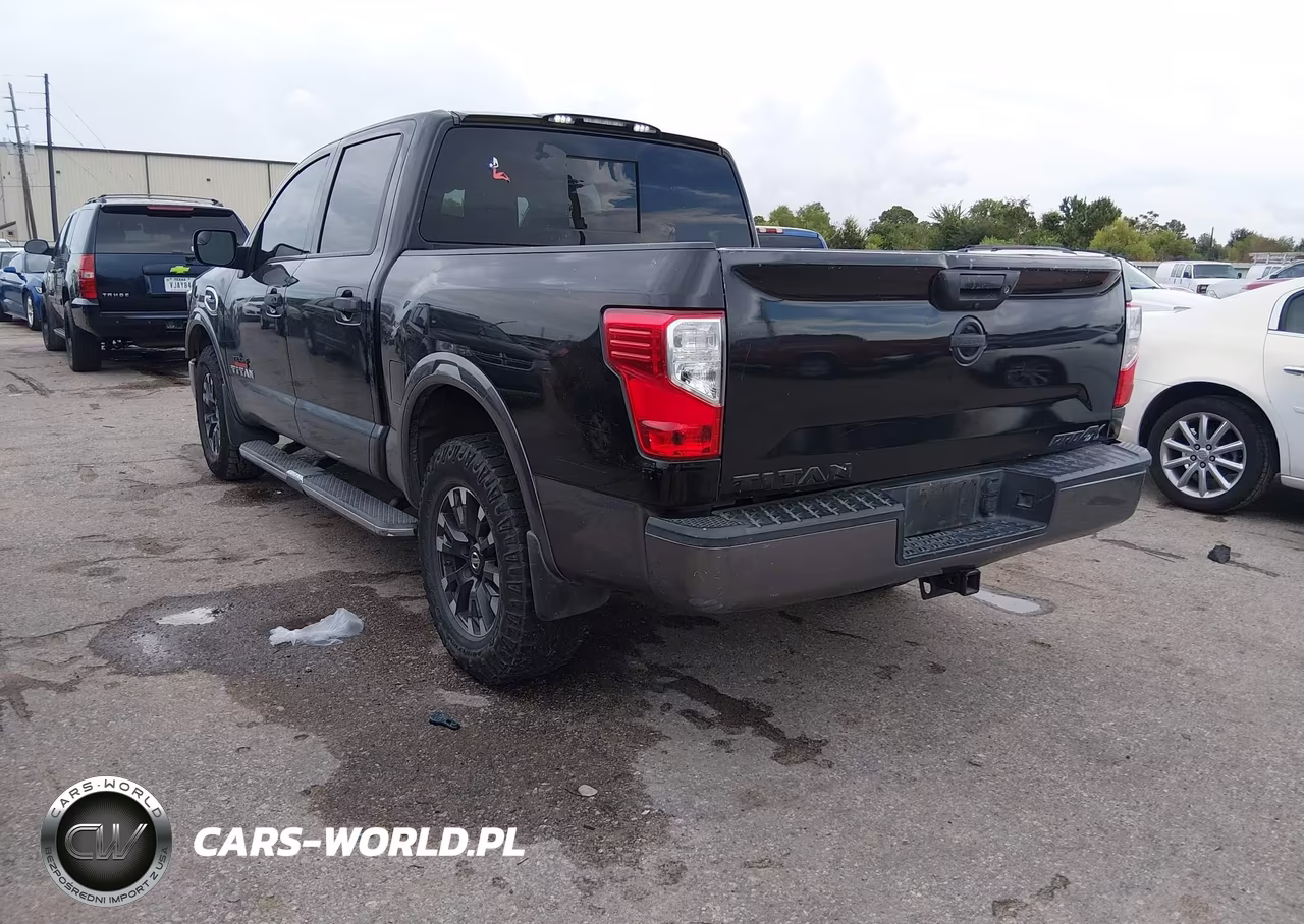 2017 Nissan Titan Pro-4X VIN:1N6AA1E56HN552254 - 3
