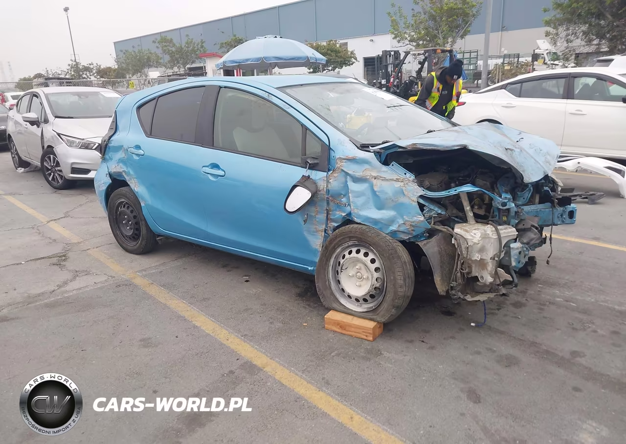 2016 Toyota Prius C One