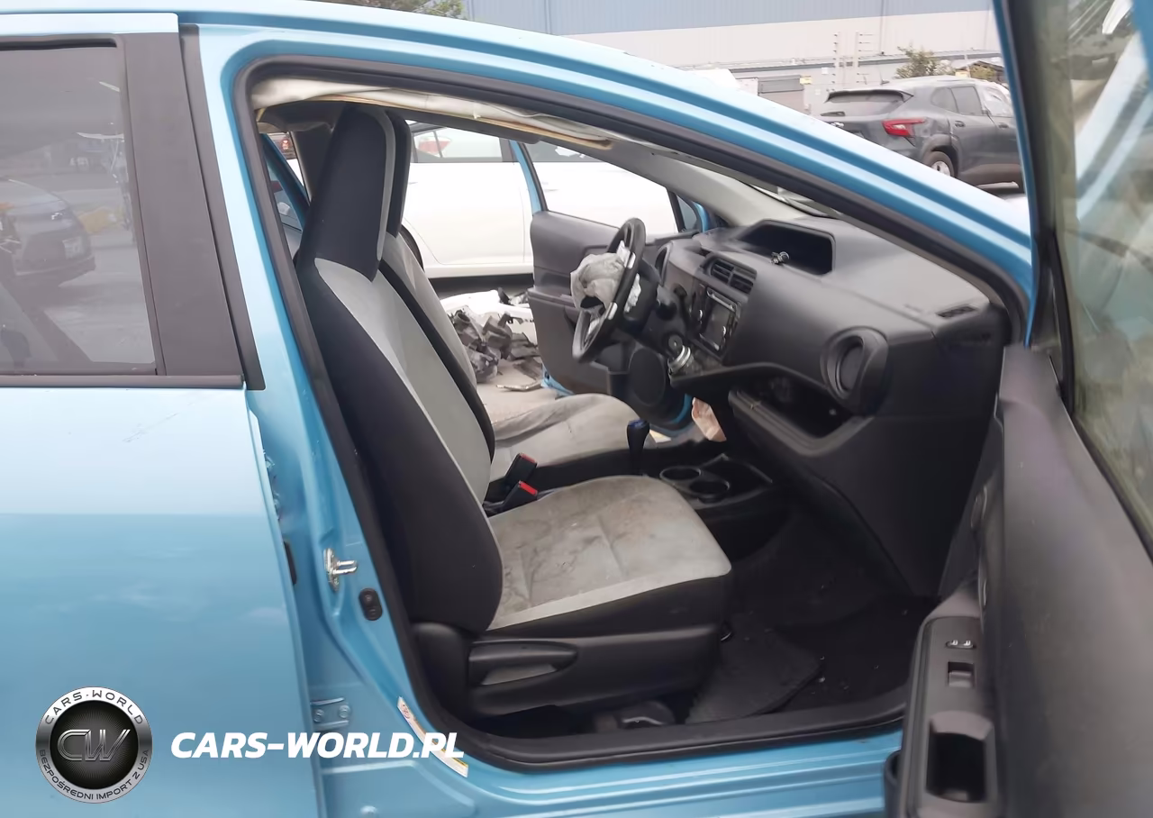2016 Toyota Prius C One VIN:JTDKDTB34G1120197 - 5