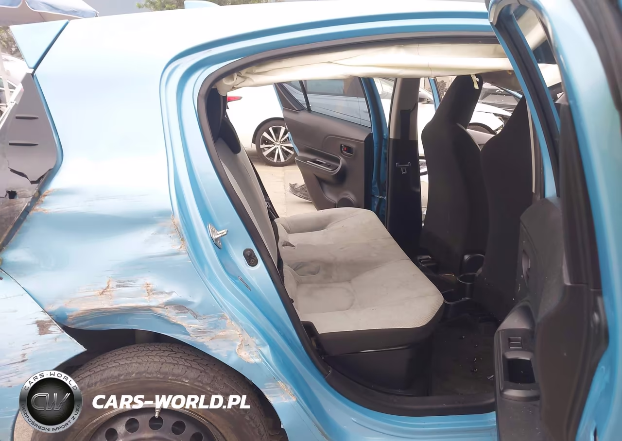 2016 Toyota Prius C One VIN:JTDKDTB34G1120197 - 8