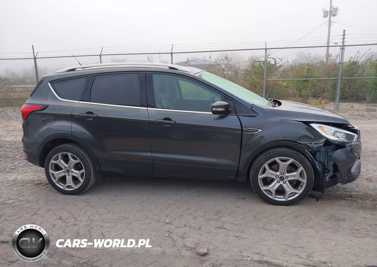 2019 Ford Escape Titanium VIN:1FMCU9J92KUB98607 - 13