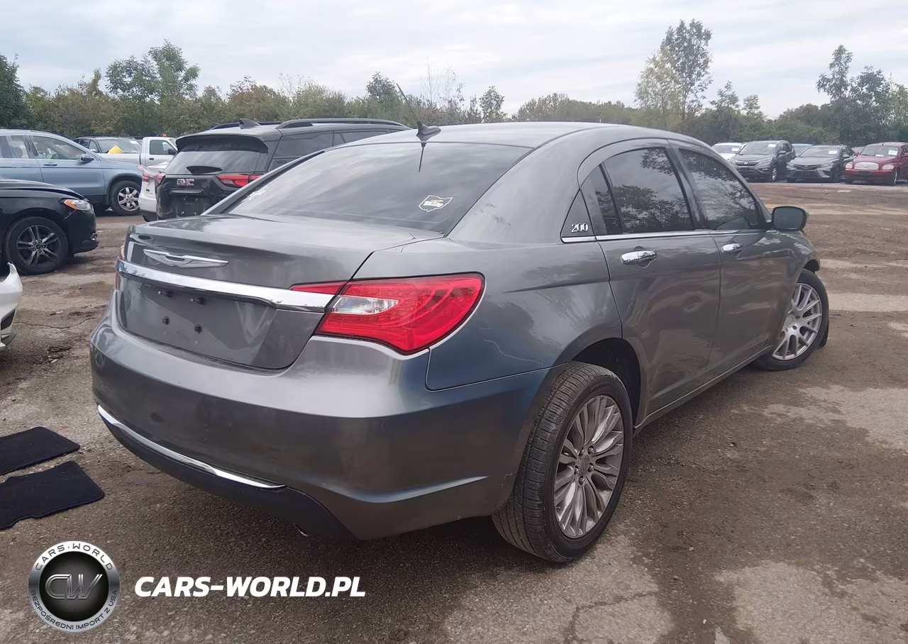 2013 Chrysler 200 Limited VIN:1C3CCBCG2DN520707 - 4