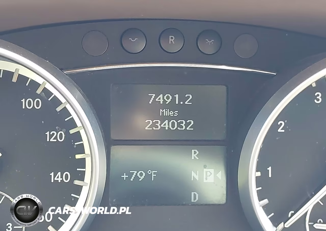 2011 Mercedes-Benz Gl 550 4Matic VIN:4JGBF8GE2BA671864 - 7