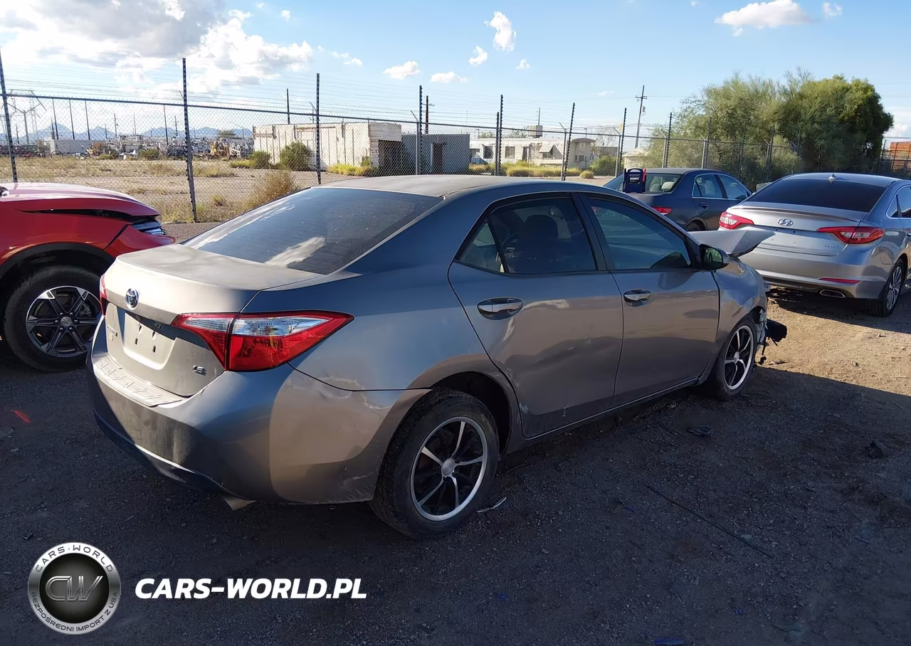 2016 Toyota Corolla Le VIN:5YFBURHE3GP390173 - 4
