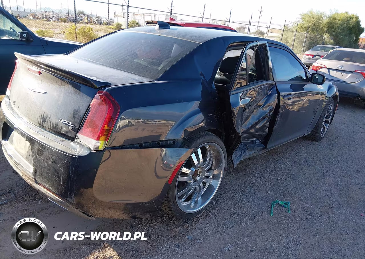 2016 Chrysler 300 300S VIN:2C3CCABG1GH287220 - 4
