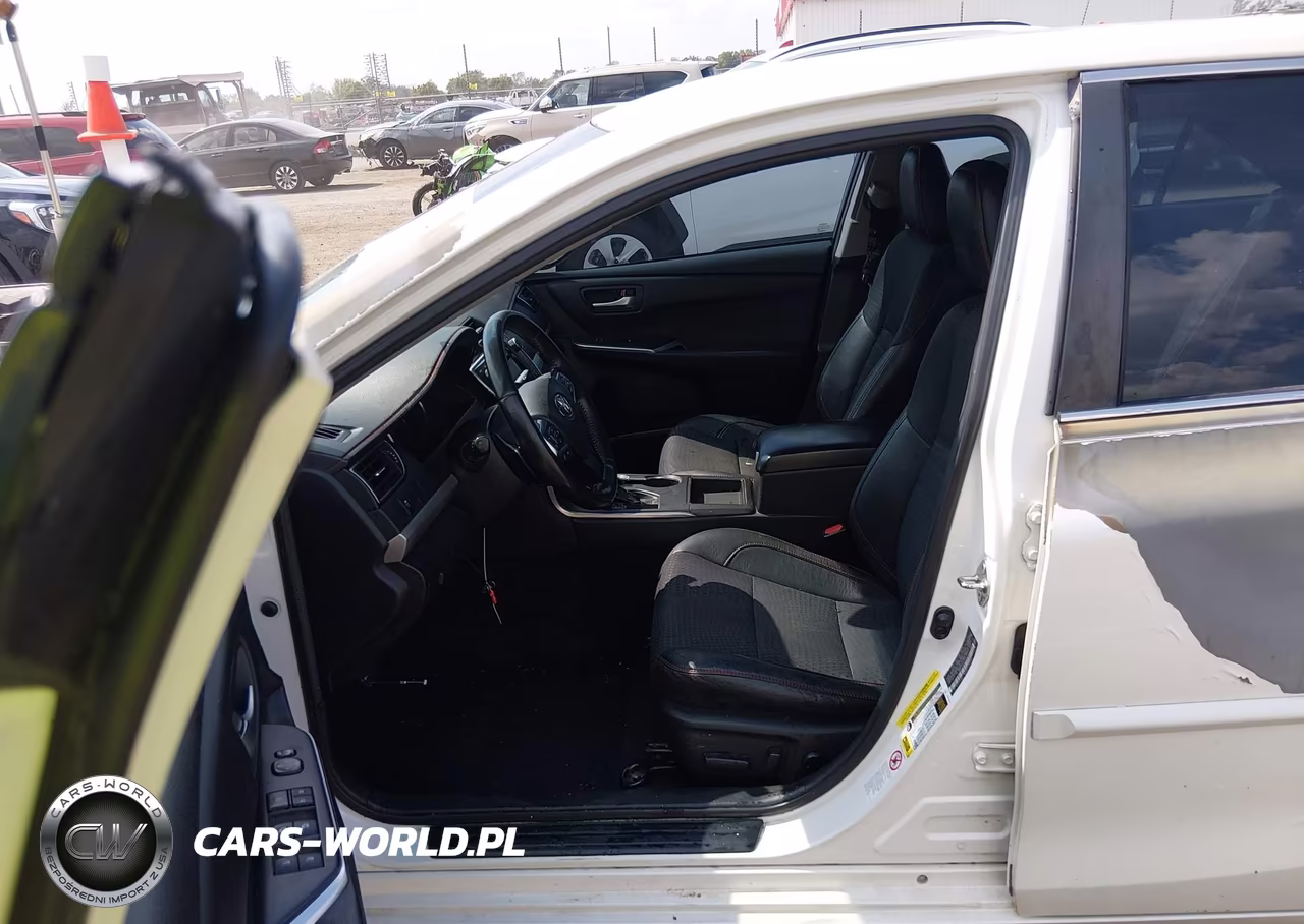 2015 Toyota Camry Se VIN:4T1BF1FK3FU476147 - 17