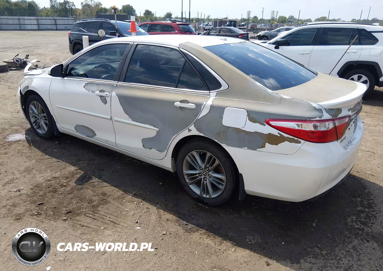 2015 Toyota Camry Se VIN:4T1BF1FK3FU476147 - 3