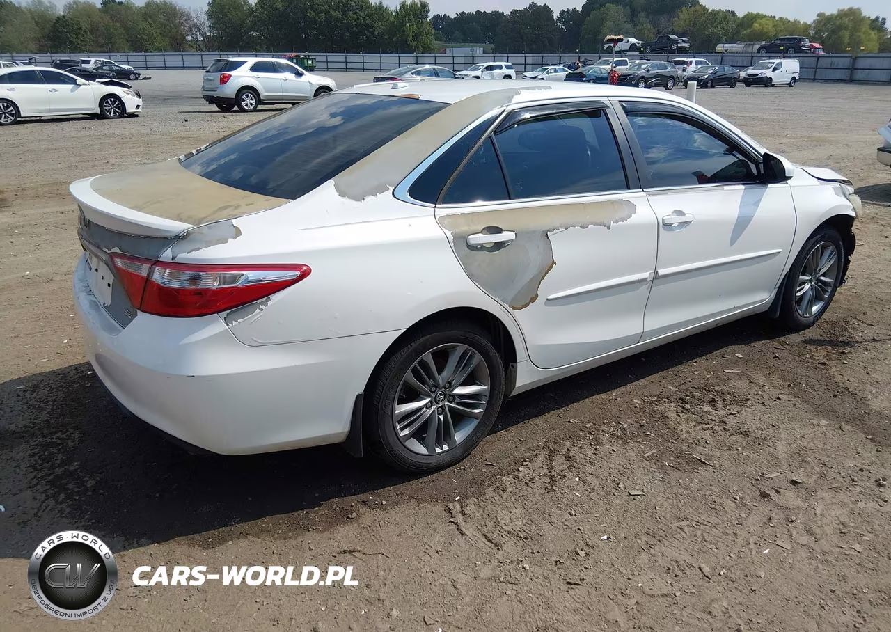 2015 Toyota Camry Se VIN:4T1BF1FK3FU476147 - 4
