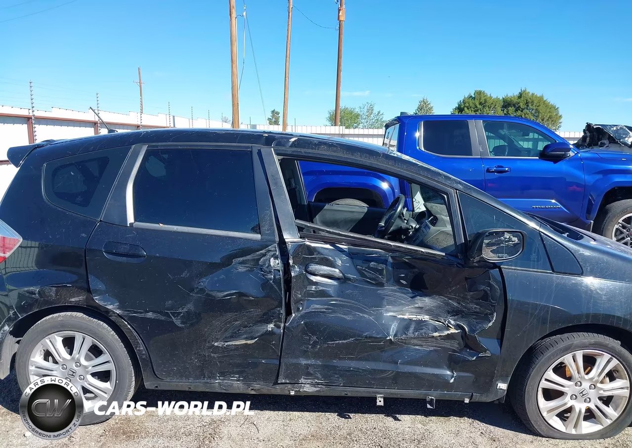 2010 Honda Fit Sport VIN:JHMGE8H49AC038797 - 14