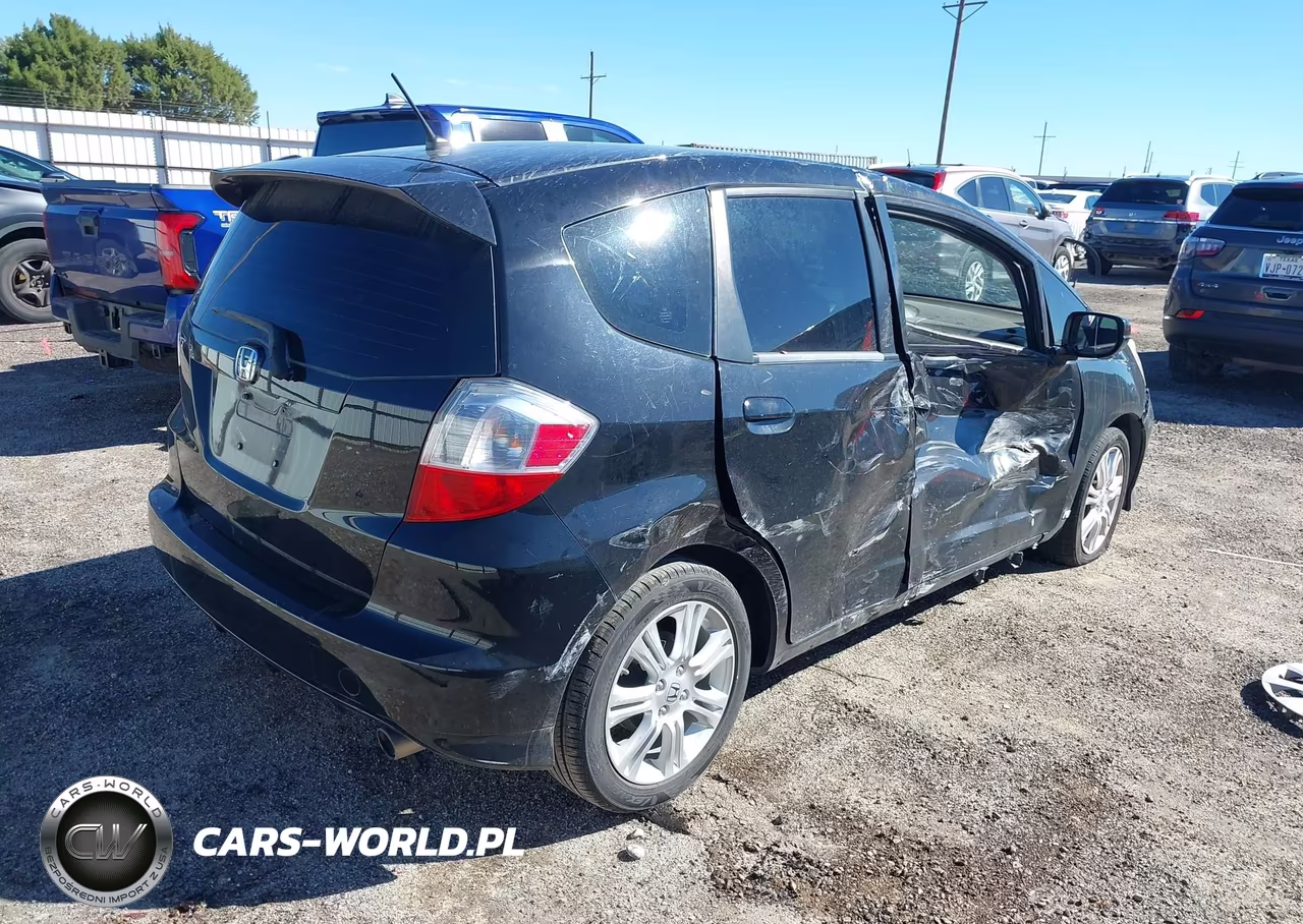 2010 Honda Fit Sport VIN:JHMGE8H49AC038797 - 4