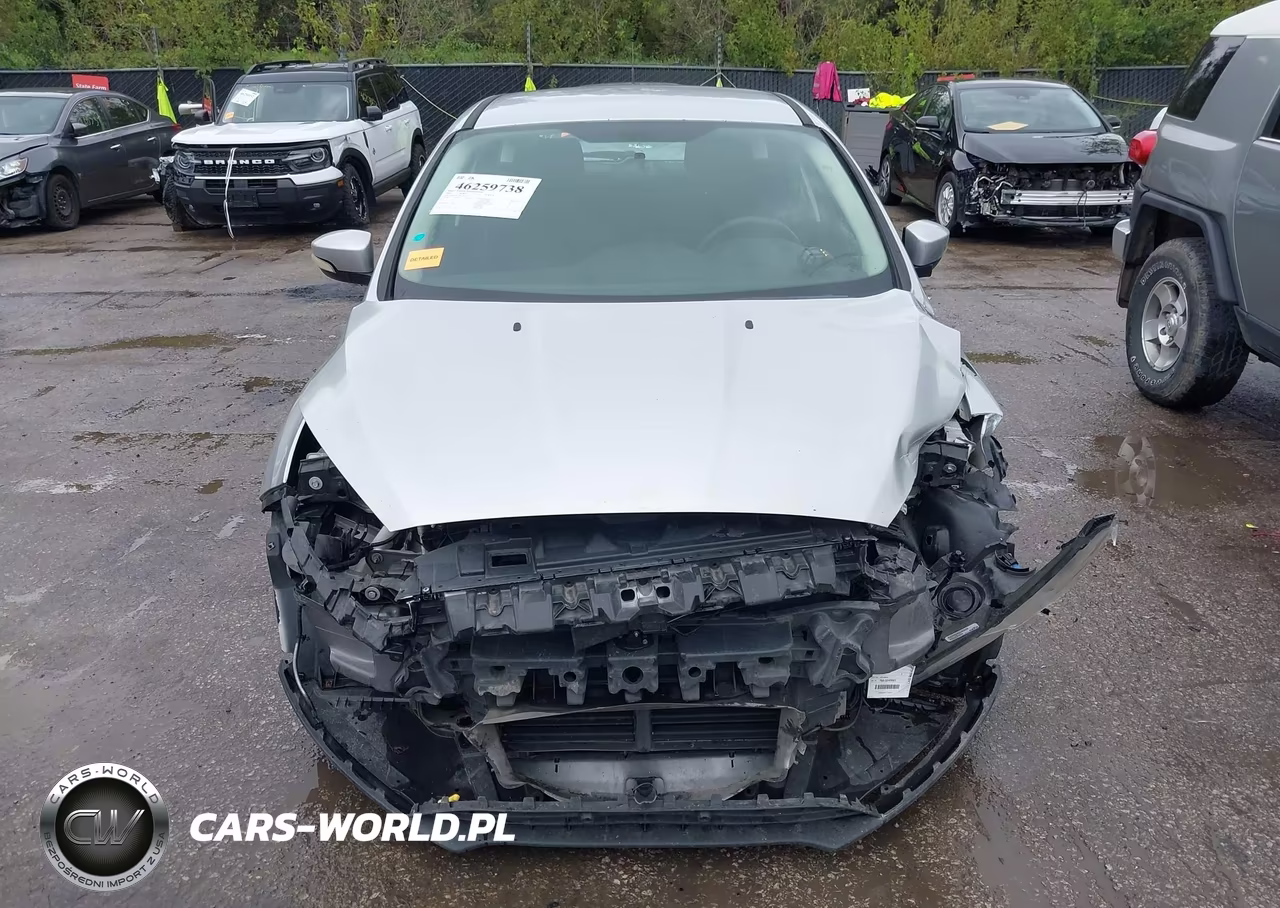 2017 Ford Focus Se VIN:1FADP3K2XHL215561 - 12