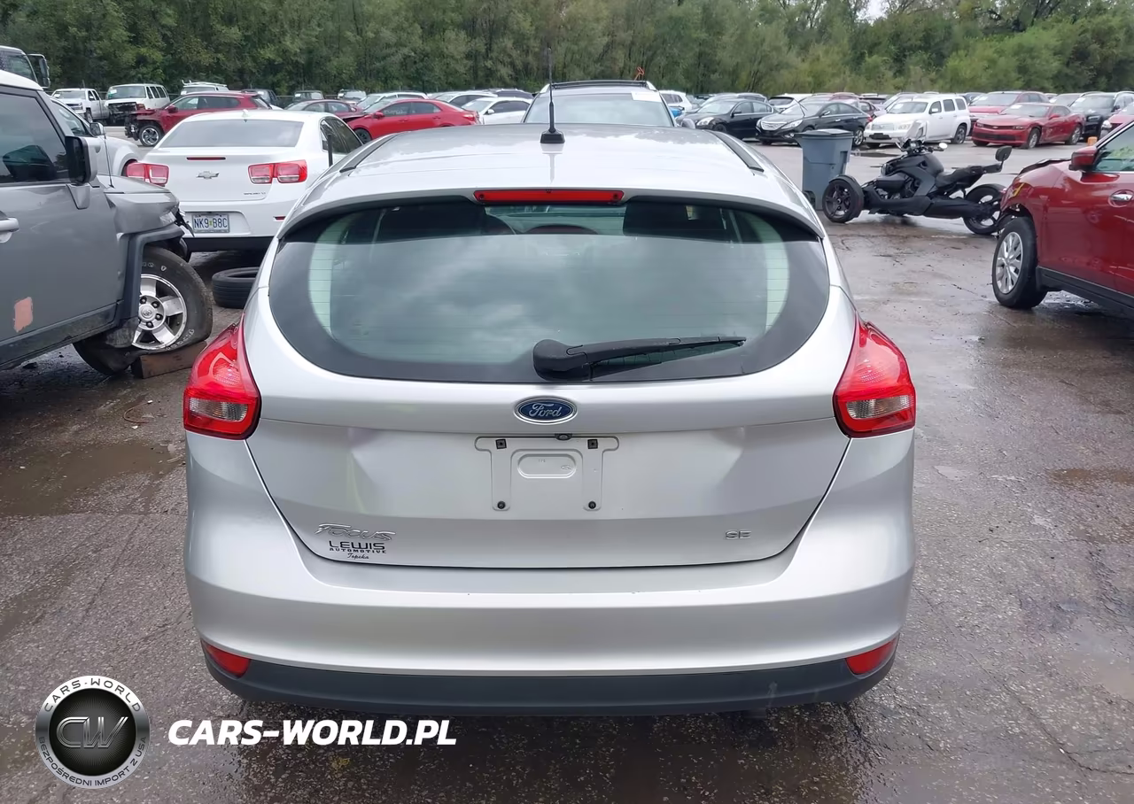 2017 Ford Focus Se VIN:1FADP3K2XHL215561 - 16