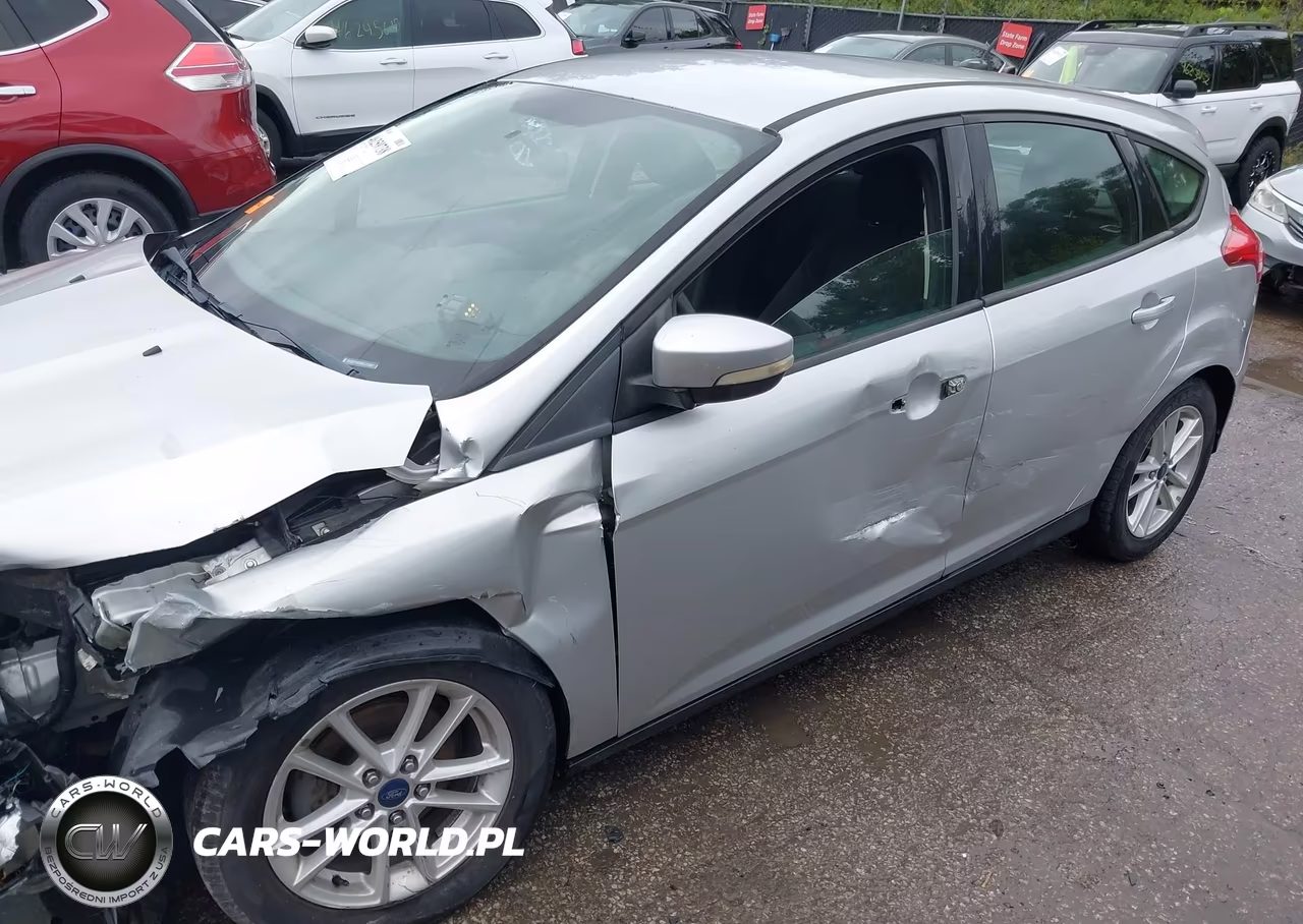 2017 Ford Focus Se VIN:1FADP3K2XHL215561 - 17