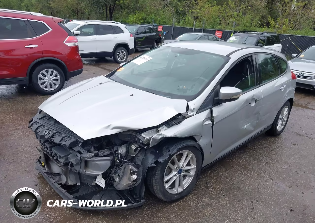 2017 Ford Focus Se VIN:1FADP3K2XHL215561 - 2
