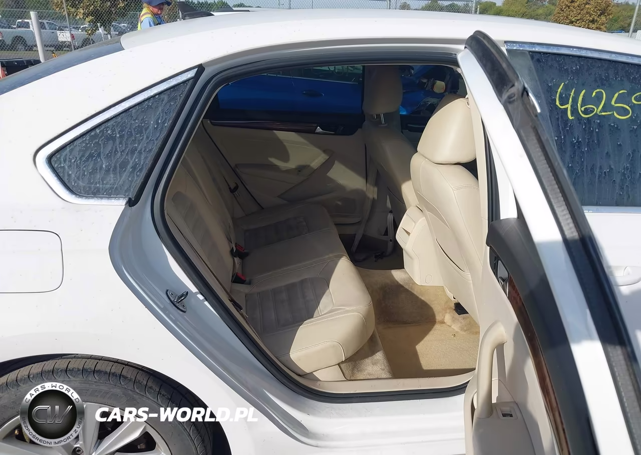 2012 Volkswagen Passat 2.5L Sel Premium VIN:1VWCH7A35CC021756 - 8