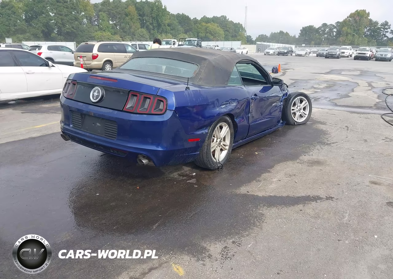 2014 Ford Mustang V6 VIN:1ZVBP8EM4E5314675 - 4