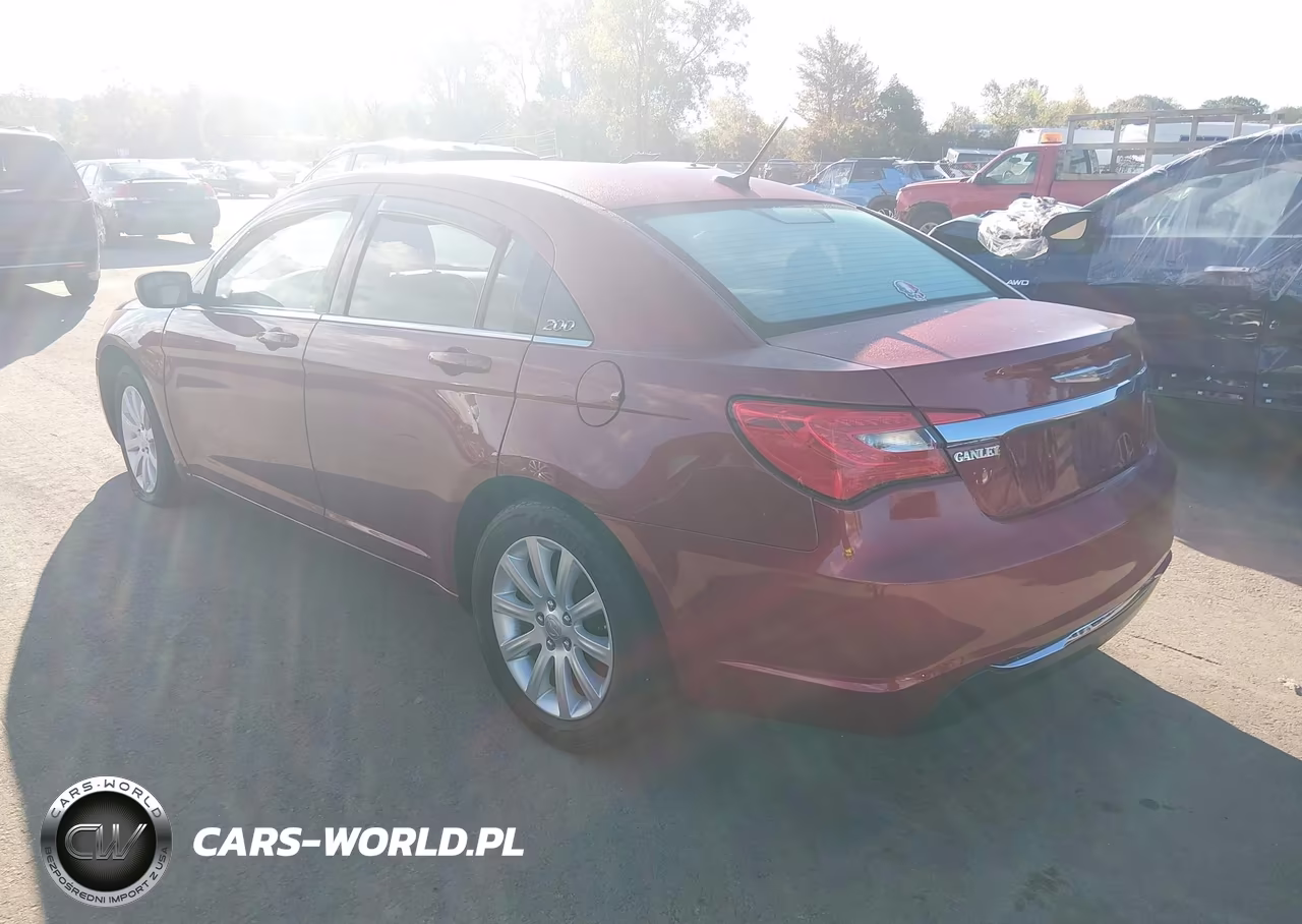 2013 Chrysler 200 Touring VIN:1C3CCBBB8DN699874 - 3