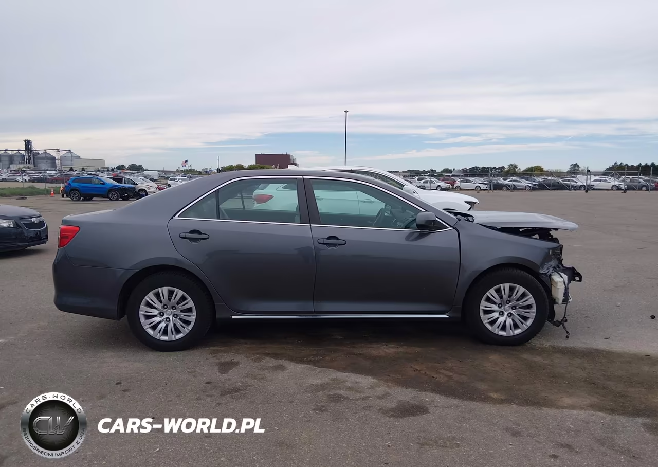 2014 Toyota Camry Le VIN:4T4BF1FK3ER349547 - 14