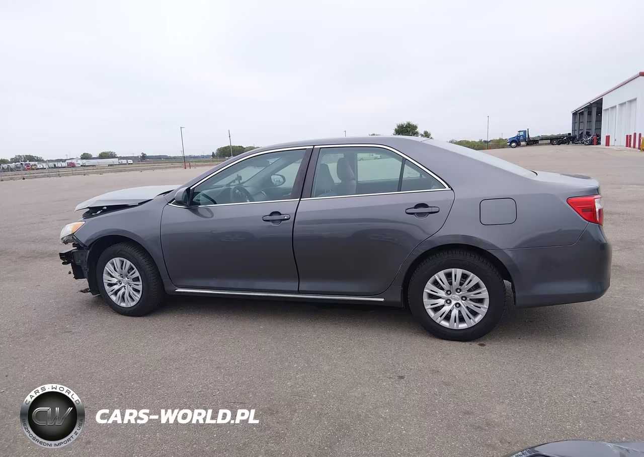 2014 Toyota Camry Le VIN:4T4BF1FK3ER349547 - 15